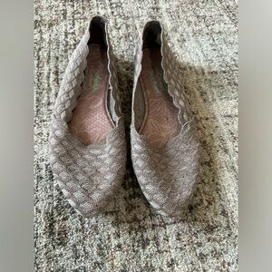 Skechers ballet flats pointy